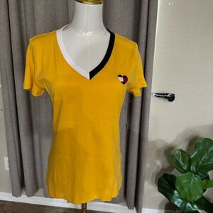 Tommy Hilfiger V-Neck Favorite T-Shirt with a small heart logo Size L